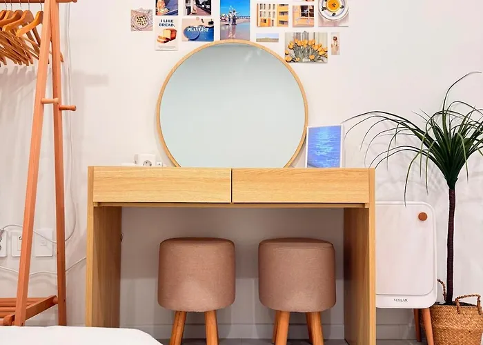 Free Airport Drop-off For Of 7 Nights Or , Elevator Available , Free Luggage Storage , 6-minute Walk To Gunja Station , 3-minute Walk To The Airport Bus *