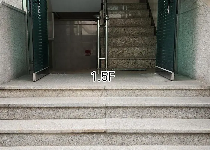 Free Airport Drop-off For Of 7 Nights Or , Elevator Available , Free Luggage Storage , 6-minute Walk To Gunja Station , 3-minute Walk To The Airport Bus ソウル特別市